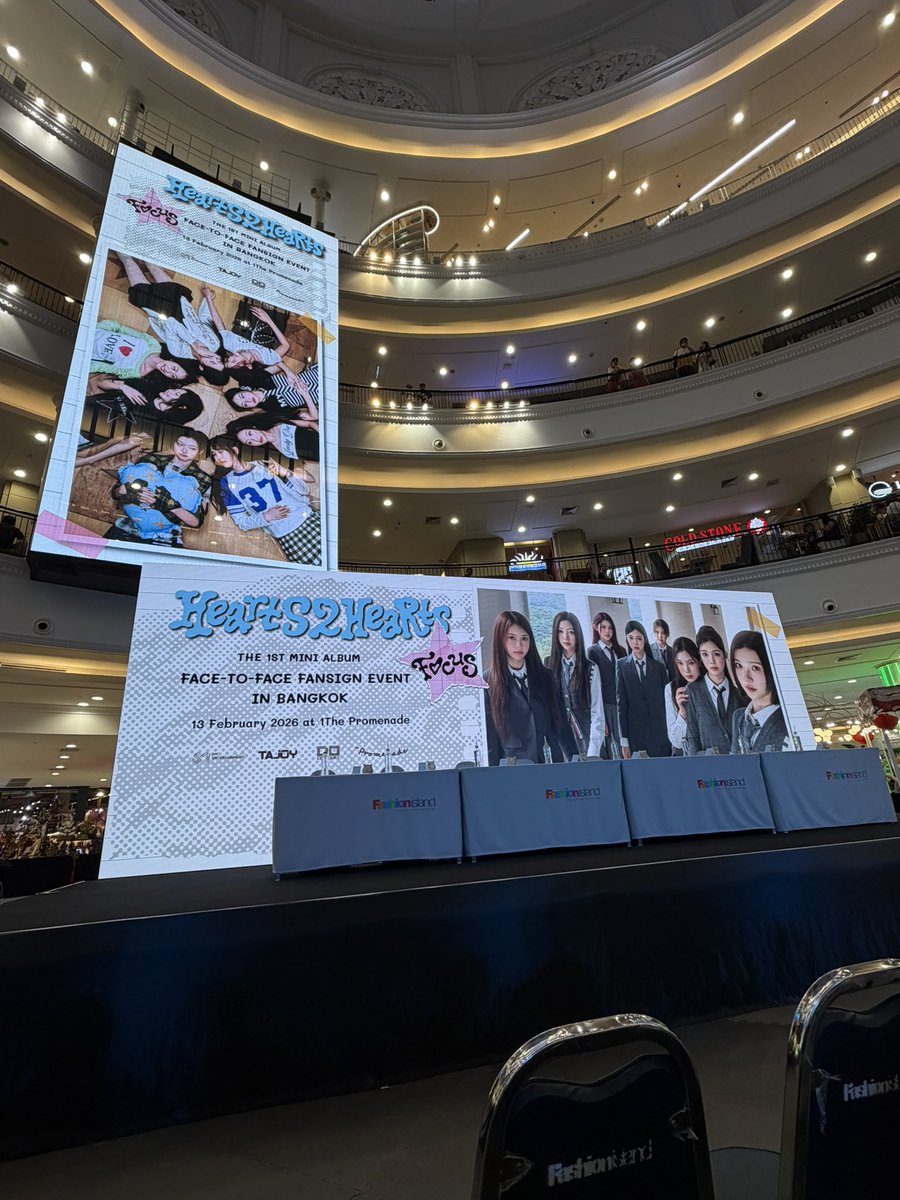 seeing carmen irl today 🥺

#Hearts2Hearts_FOCUS_inBKK
#Hearts2Hearts #하츠투하츠 
#CARMEN #카르멘 #H2H