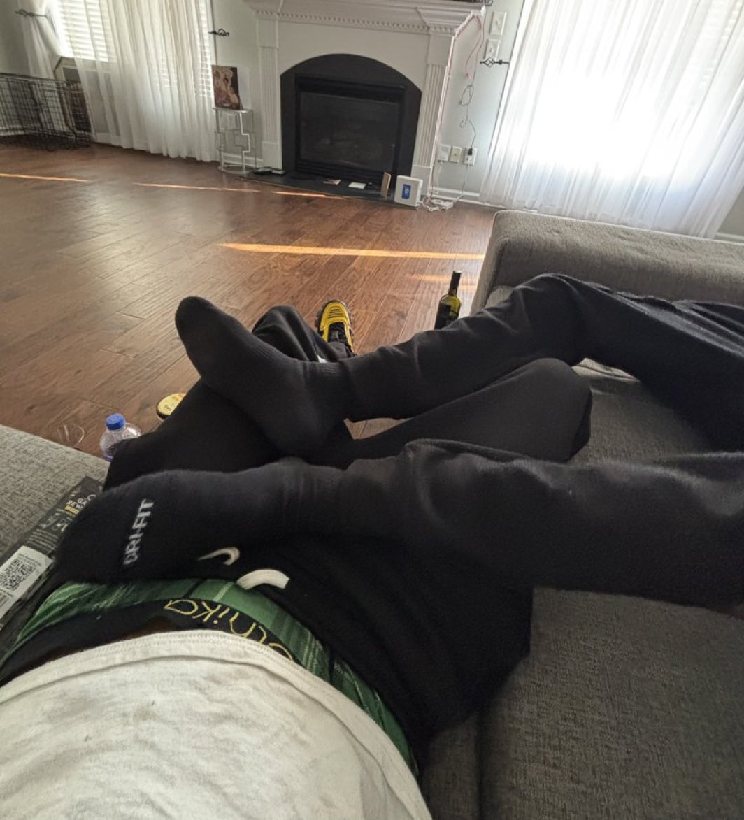 sockfetishinc's tweet photo. This is all I want 🦶🏾🧦
:
📸: @DreekAntonio https://t.co/lNf655Y36k