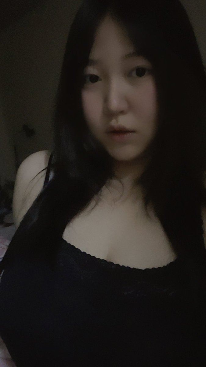 ChxmAxn_'s tweet image. 