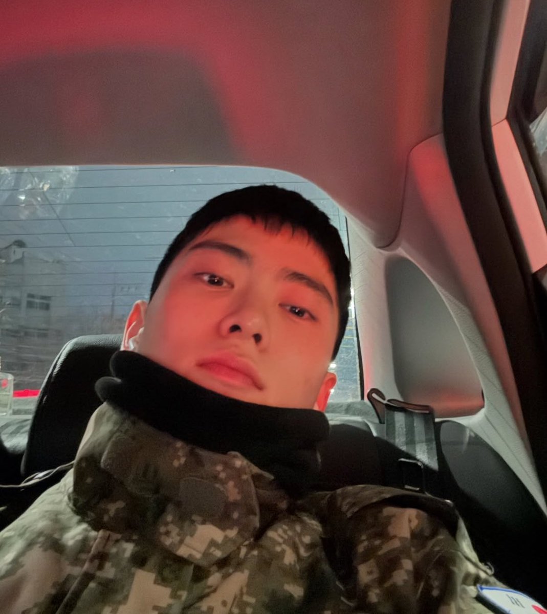 matoujourbelle's tweet photo. ตั้งแต่เข้ากรมไป แจฮยอนมาอัพไอจีทั้งหมด 4 ครั้ง 🥹 แล้วมาทุกวันสำคัญตลอดเลย ใกล้จะได้เจอกันบ่อยๆแล้วนะ 

- วันเกิดปีที่แล้ว 
- สปอยล์ photobook peach live
- ลงสตอรี่ครบรอบ1ปีบั้ม smoke + เพลง timeless 
- วันเกิดปีนี้ก็มาอัพสตอรี่ร้องเพลงให้ฟัง https://t.co/FvS6tRvoZX