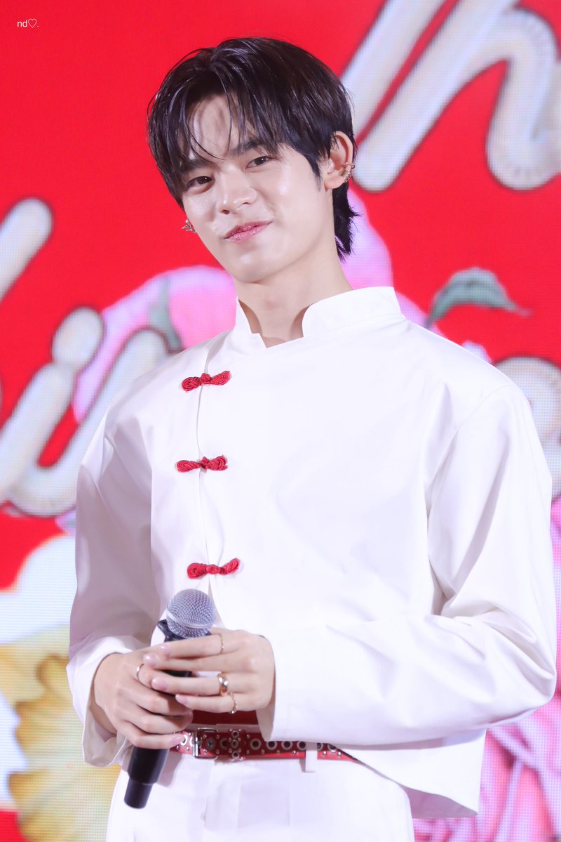 13.02.26 | อาตี๋คนนิ้นรจางงงงง

MG MOMENT WITH TTP
⋆ ⸝⸝ #ตี๋ตี๋ป๋อxCentralchaengwattana #porsuppakarn #เซ็นแจ้งมีตี๋ตี๋ป๋อ