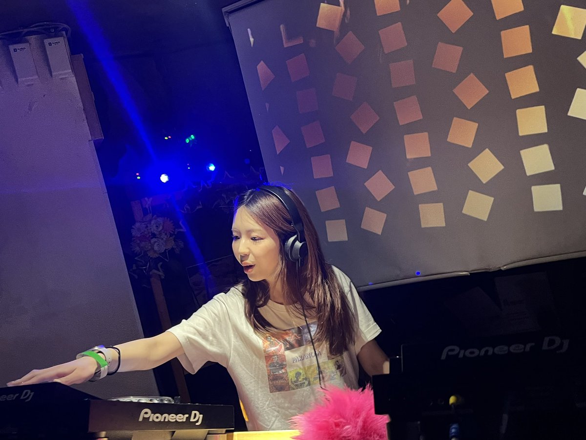 #ツダヌマニア
ゲスト1人目はBPL residentDJのナウい女ちゃん！！！初っ端からオケヒ！！！