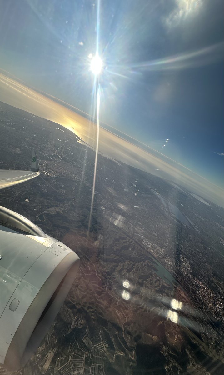 Volando ya…. 🛩️ 😎
Disfrutad muchísimo de vuestro finde. Un abrazo y hasta la vuelta!!