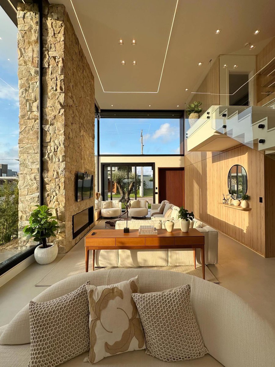 karyastatis's tweet image. This is why you work hard. So one day, you can come home to a place like this