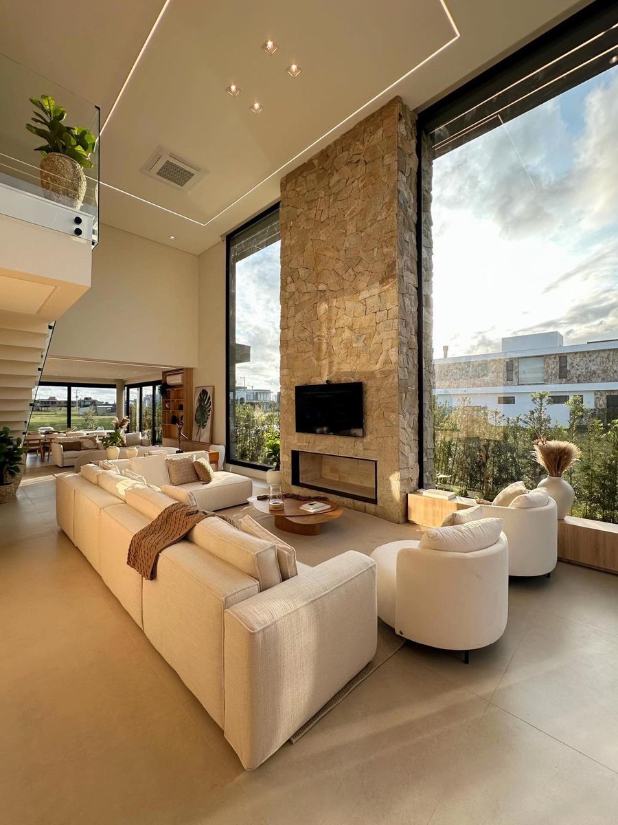 karyastatis's tweet image. This is why you work hard. So one day, you can come home to a place like this