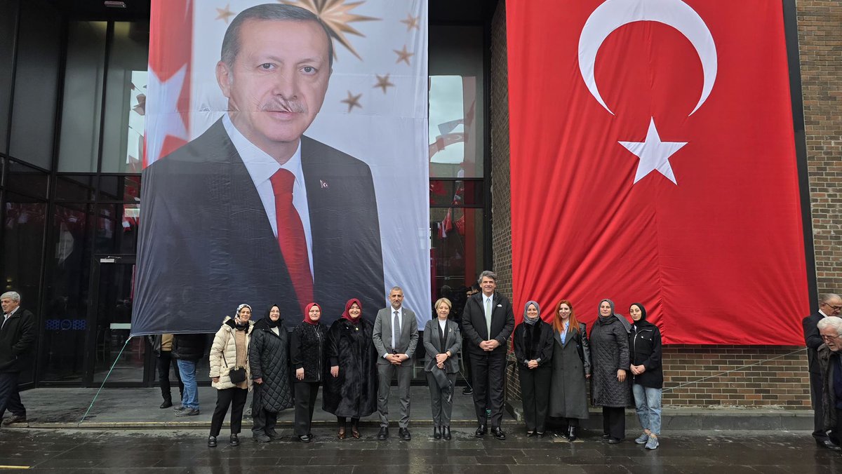 İlçe Başkanımız Murat Yılmaz, Belediye Başkanımız Av. Mustafa Kocaman, İl Kadın Kolları Başkanımız Yasemin Özdemir, Kadın Kolları Başkanımız Şeyma Tabak ve Teşkilat Mensublarımız ile birlikte Çevre, Şehircilik ve İklim Değişikliği Bakanımız Murat Kurum’un katılımıyla