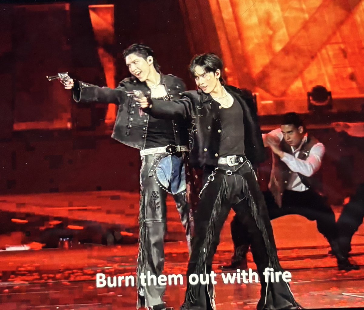 TrendforSanta's tweet photo. leader and the maknae 🔥
JASPER KINDLED FIRSTRISE
#RISERCONCERTD1
#Santapp https://t.co/e4idPZAige