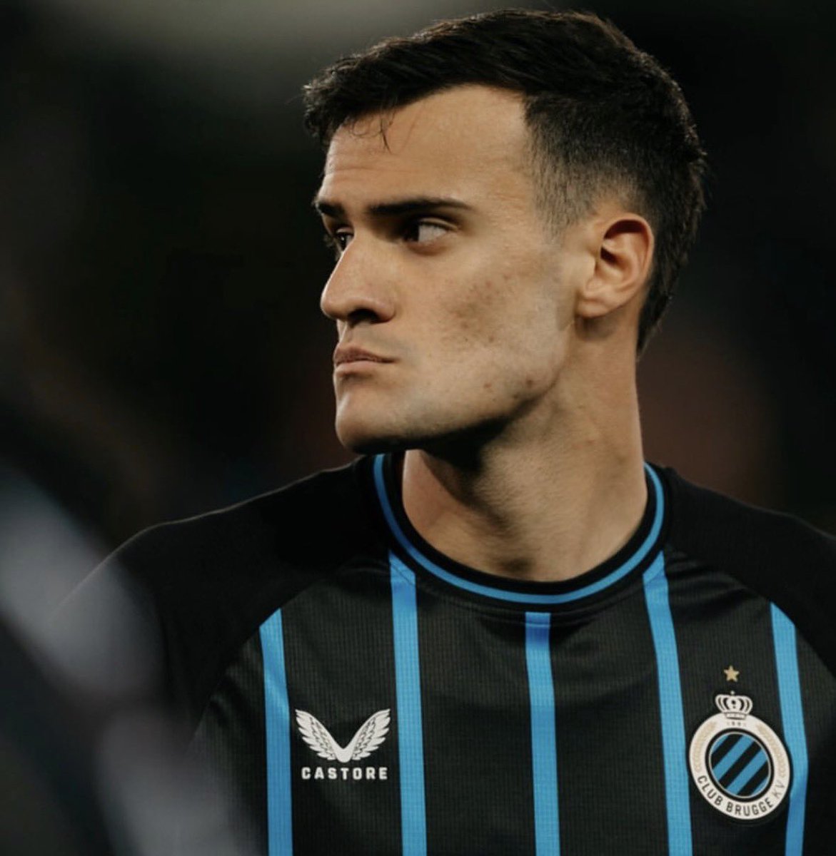 The #5 is waiting 🖤💙