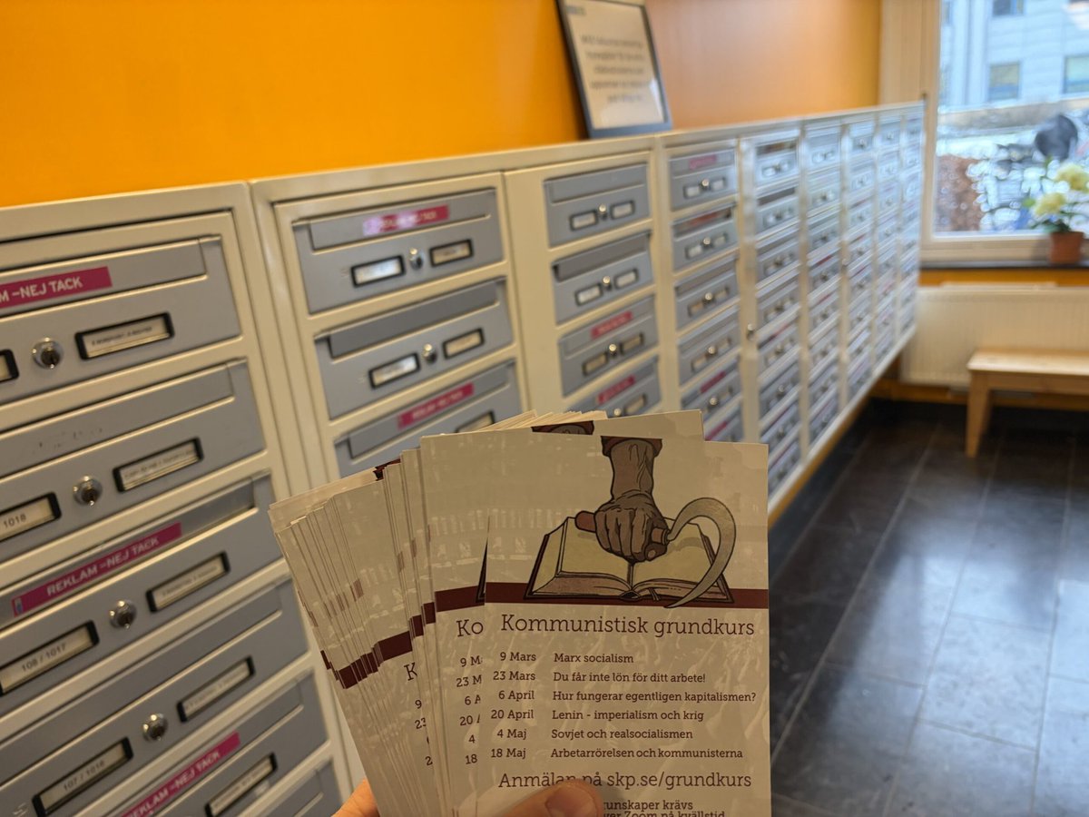 kommunisterna's tweet photo. 🔴 Aktivism i Skåne
SKP har under helgen mobiliserat till partiets grundkurs i kommunism i Malmö och Lund.
Läs mer på: https://t.co/qa1LNbW1cd
#svpol #vpol #SKP #studier #skåne https://t.co/LrTFZEEb2R