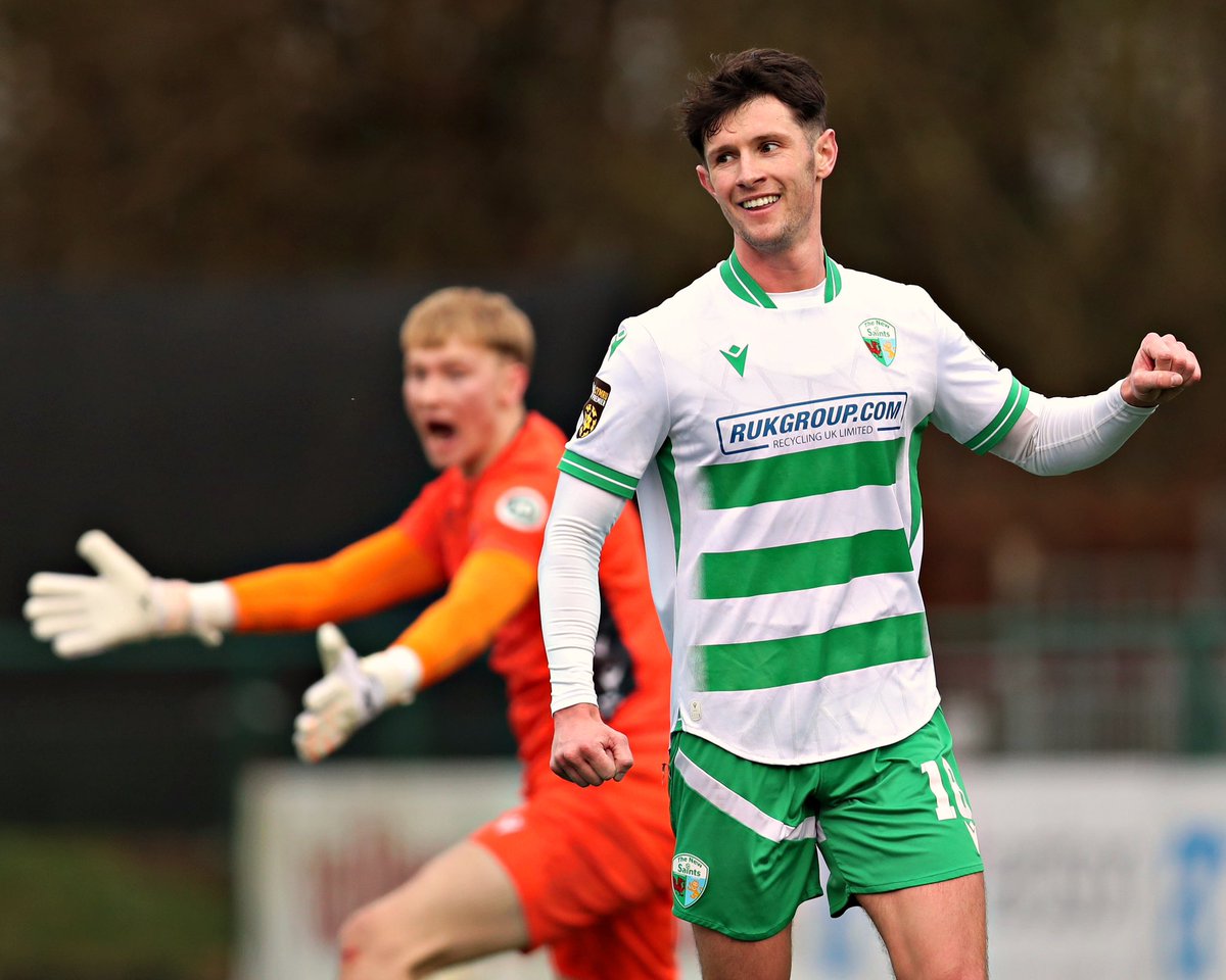 Eado (photo) tweet media