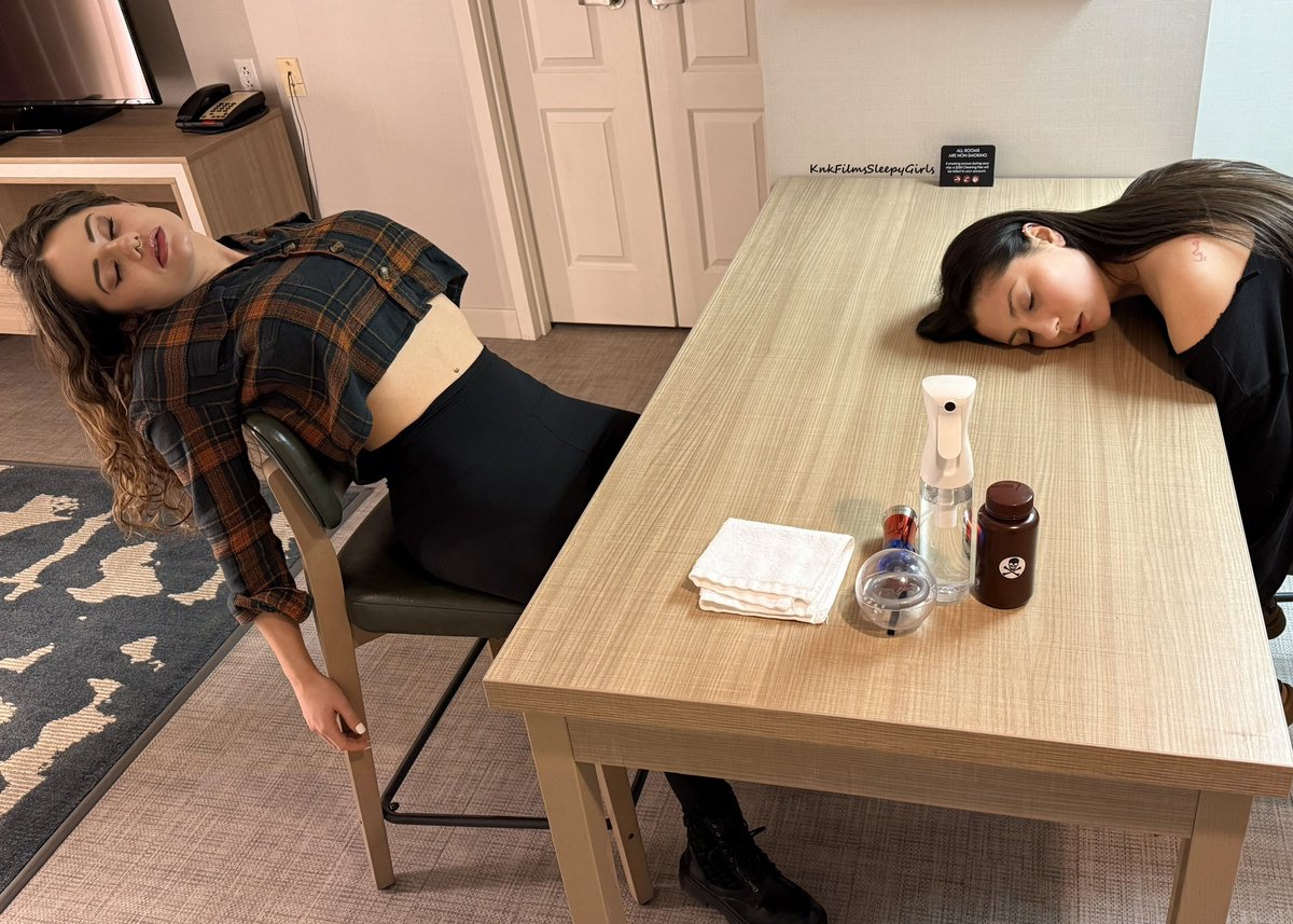 knkfilmsstudio's tweet photo. Sleepy fans are in for a treat! Our first content drop of the year goes live on Patreon, 2/14. Link in bio!
#sleepy #fetish #sleepyfetish #knockedout #passedout #limp #limpfetish #damsel #sleepygirls #sleepyfeet #outcold #chloroform #chloroformedgirl #zzz #unconscious #snoring https://t.co/NAjJ98vigd