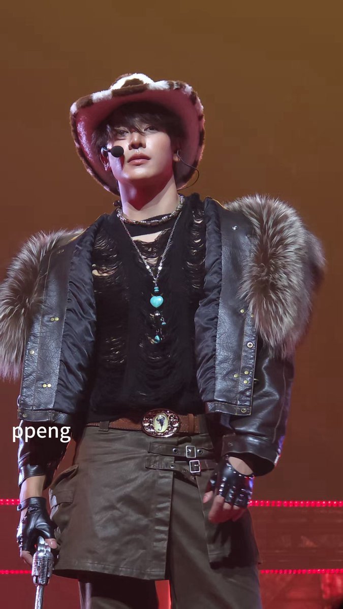 The power in Joong's eyes while performing with JASPER at Riser