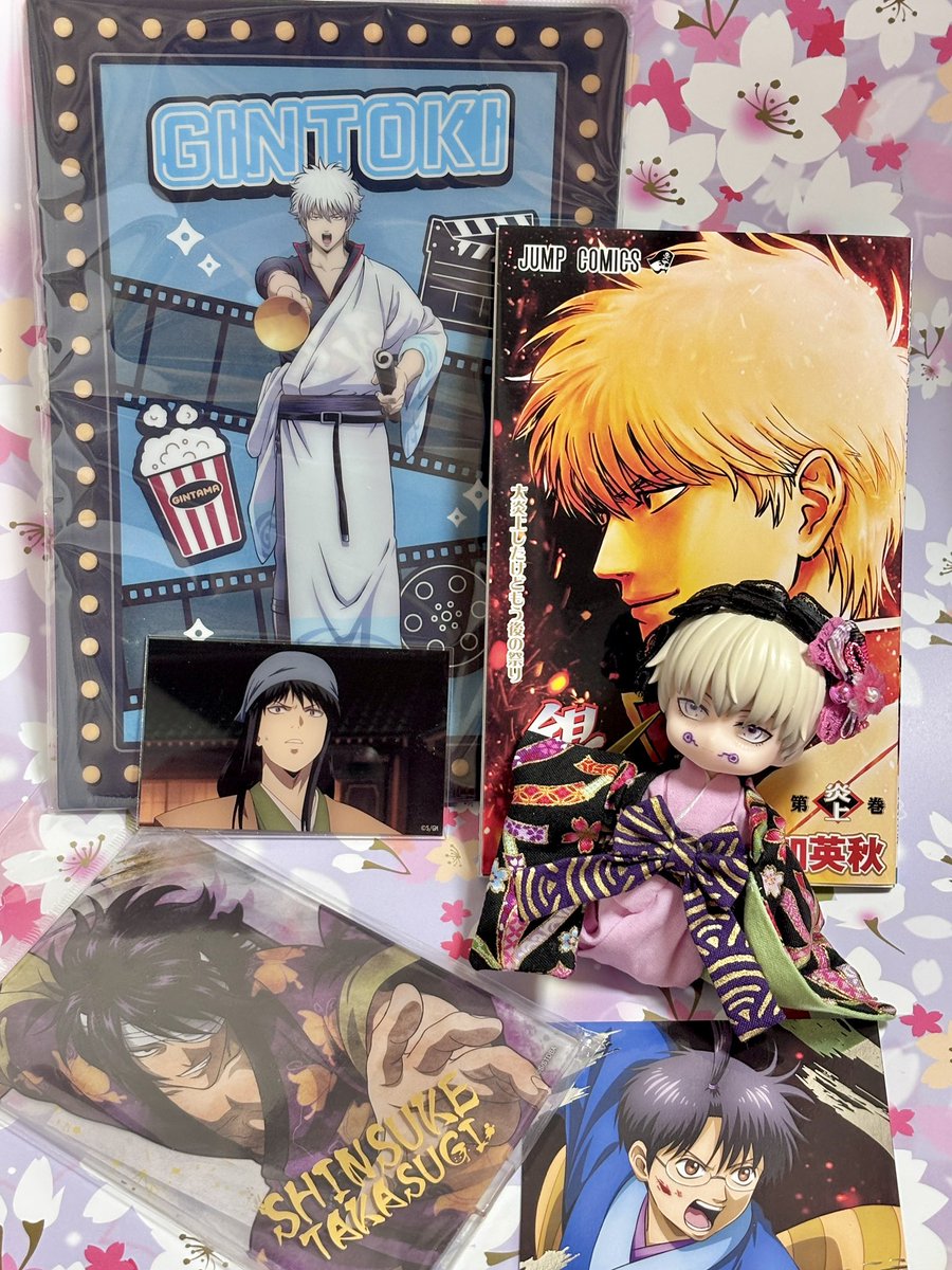 映画を見る前に、映画館クリアファイルと、ランダムクリアカードを買い