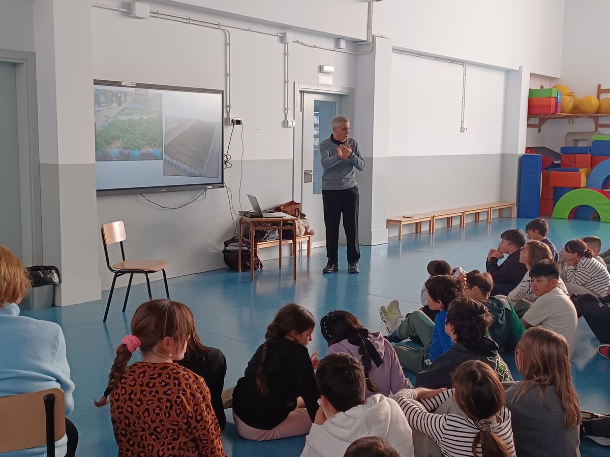 Mans Unides Vallesos tweet media