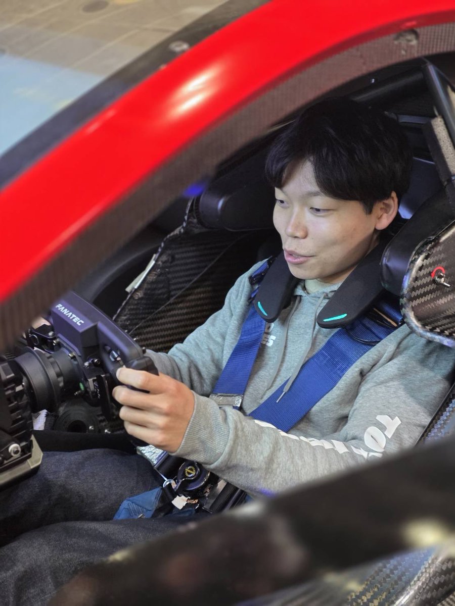 体験する機会を初めていただいたのですが、想像の何倍以上も迫力や没入感があり驚きでした！子どもの頃にこれがあったら、もっと車好きになっていたかもしれないです😌
素敵で印象的な思い出になること間違い無しですので、ぜひ抽選に参加してみてください！