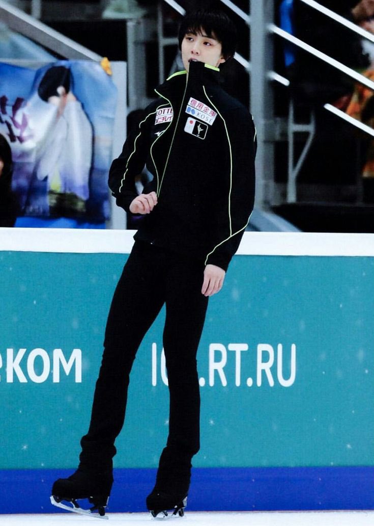 Ema_onlyyuzu's tweet photo. Ah yes... I know a Yuzuru Hanyu reference when I see one 😎 https://t.co/2cYPD5yQZr