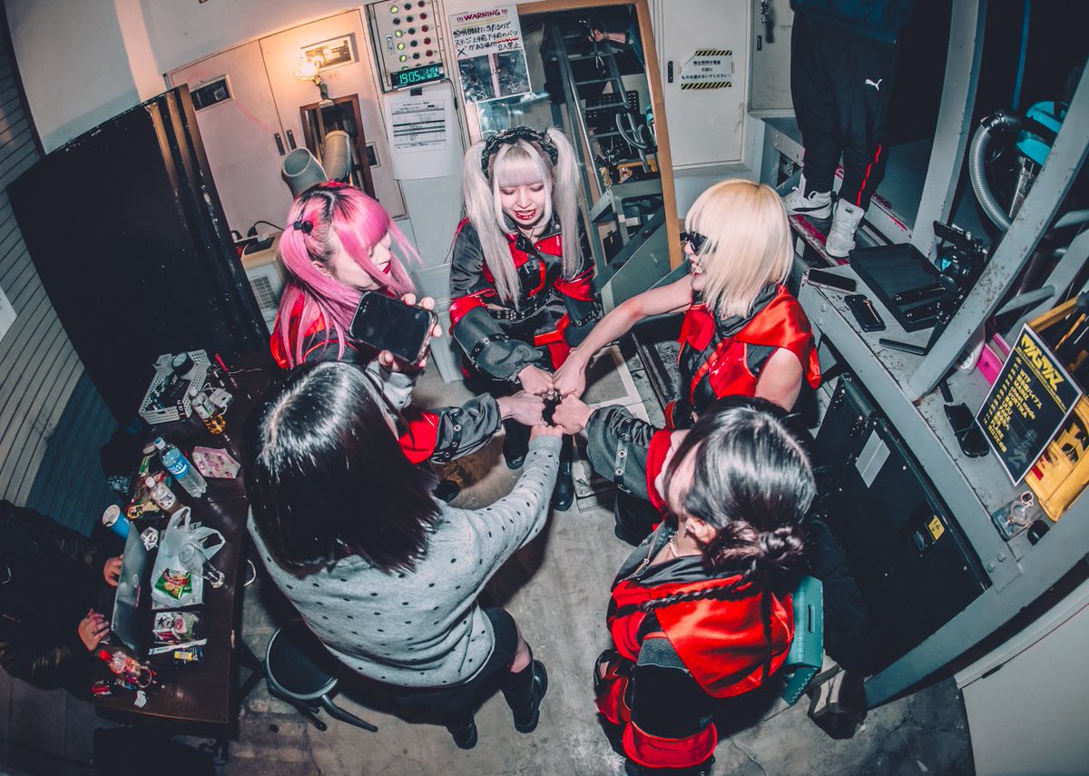 MAGMAZ_jp's tweet photo. ANIMA THANXXX!

with カノン(永久欠番メンバー)

#MAGMAZ https://t.co/qXXCIE0zkd