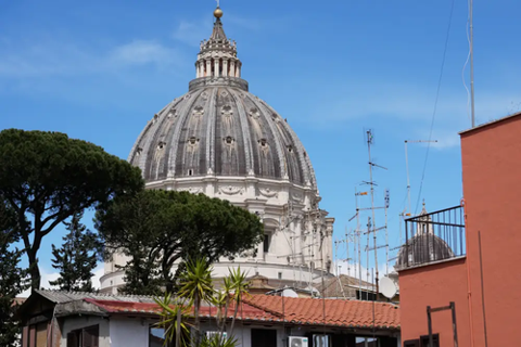 Vatican Bank has launched US and Eurozone Catholic stock indexes with Morningstar. The indexes align with Catholic values, the bank said. The US index includes Meta and Amazon, while the European version features ASML and Deutsche T tinybfs.com/t/NOh9pi