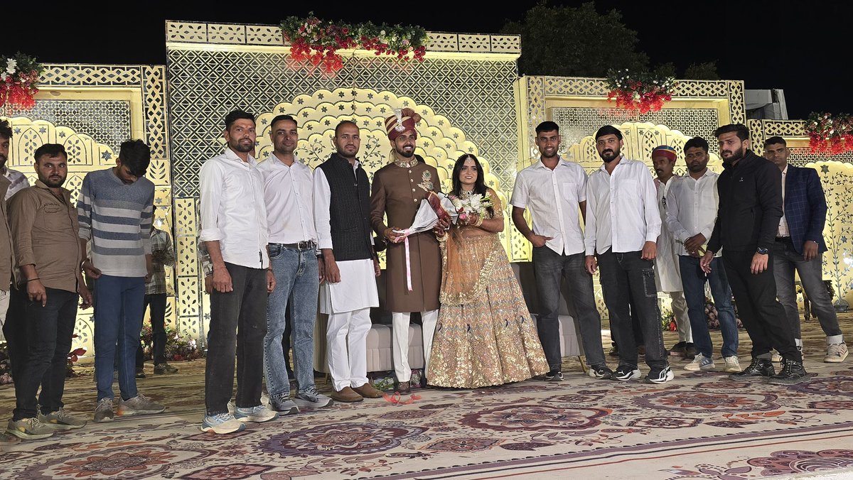 गत रात्रि किशनगढ़ विधायक डॉ. विकास चौधरी जी के छोटे भाई मनोज जी के वैवाहिक समारोह में।

<a href="/DrVikasAjmer/">Dr. Vikash Choudhary</a>