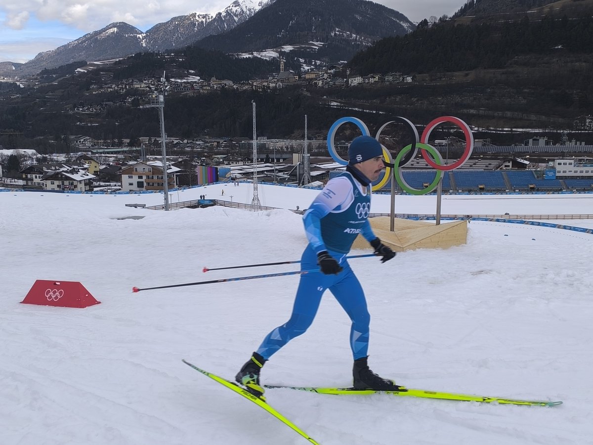 גולש הסקי למרחקים ד"ר אטילה מיהאי קרטס סיים את הופעתה ההיסטורית של ישראל בענף זה באולימפיאדת החורף במקום ה-110, מתוך 113 משתתפים, בזמן של 31:24.4 דקות במקצה ל-10 קילומטר בזינוק יחיד.