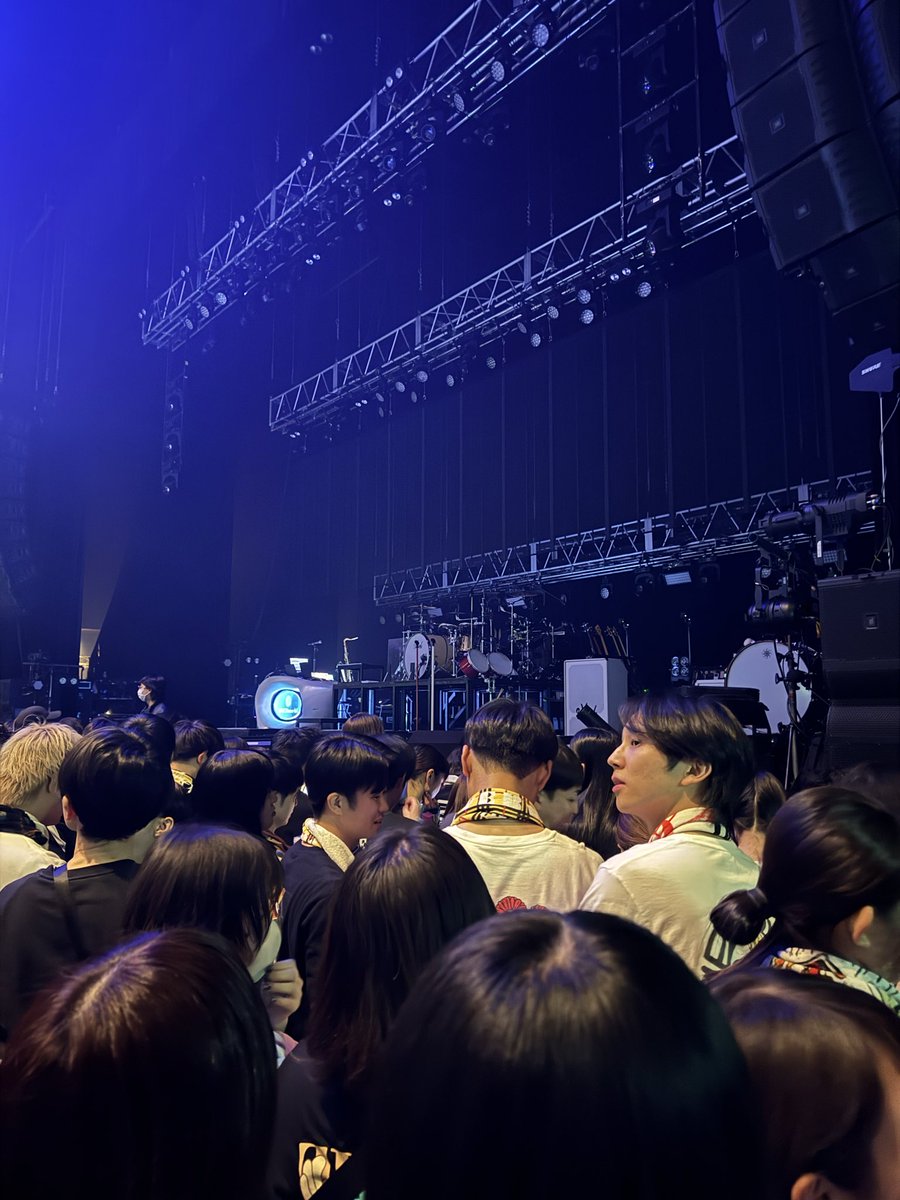 pinkbb0111's tweet photo. UVERworld ZERO LAG TOUR
2026.02.13 at Zepp Osaka Bayside 

今年のUVERworld始まった！
1130番でもかなり前に行けて最高すぎた🙌
セトリ強いw
ライブハウスはやっぱり最高🤘

とりあえず明日予定あるし広島に帰りまーす😁

#UVERworld
 #UVERworld_ZEROLAGTOUR https://t.co/xX19DTY2eb