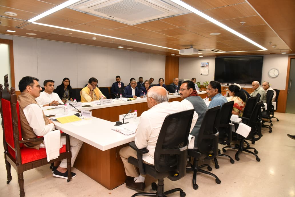 Chaired the Business Advisory Committee meeting for the upcoming Assembly session at the Gujarat VidhanSabha.