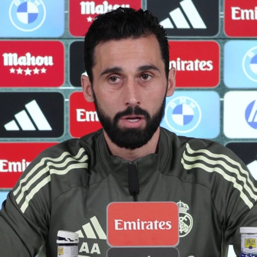 theMadridZone's tweet photo. 🗣️ Alvaro Arbeloa: “Against Valencia we had a young defense, players with huge potential. 

The fact that they should be in the Primera Federacion because of their age, but some are already in the National Team, I am very happy with them.

They definitely have a place here.” https://t.co/HirRvroh1Q
