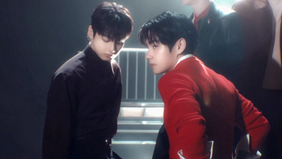 taekook𑁤 tweet media