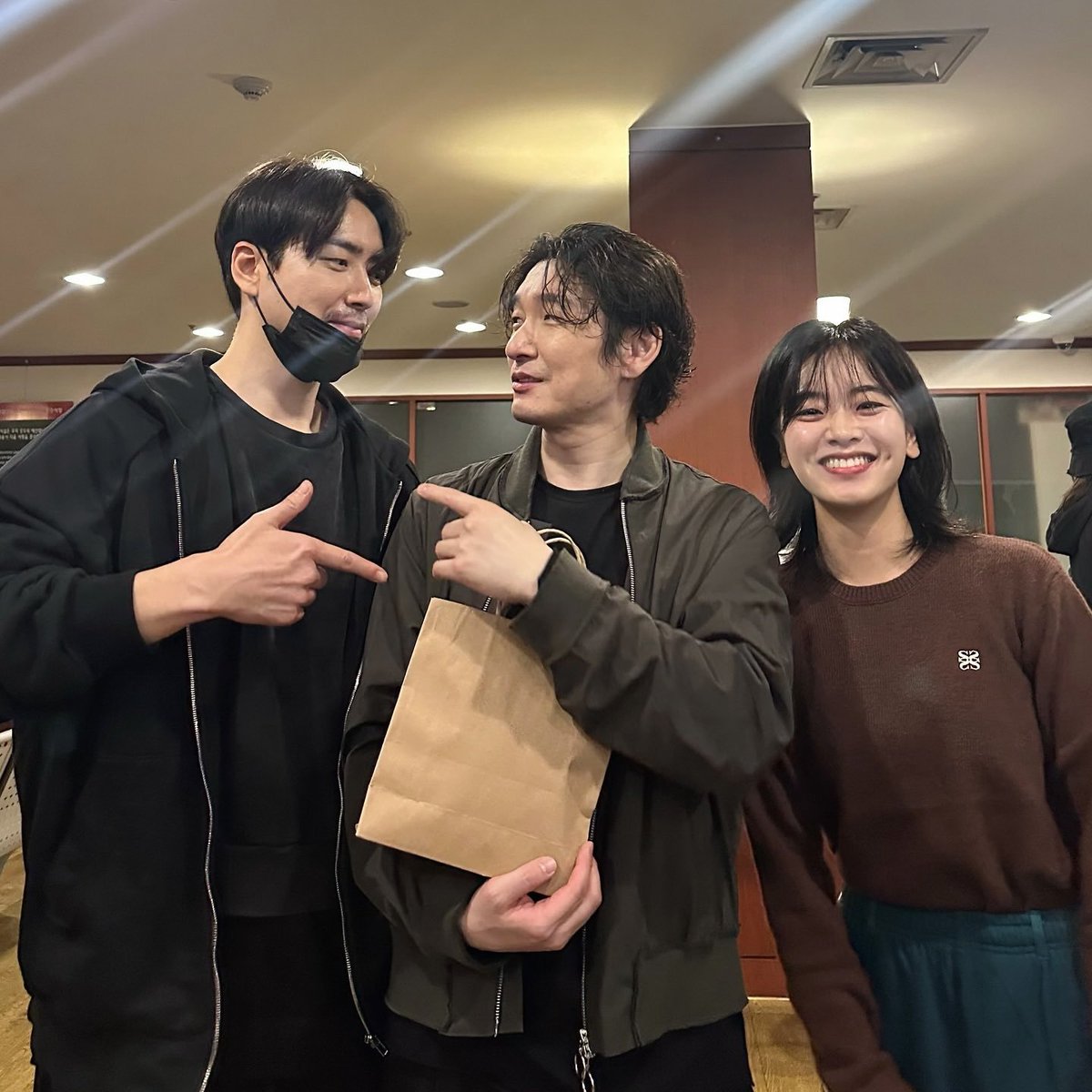 zo_viewler's tweet image. 시목동재 마지막 투샷이 선생님 얘네 또싸워요라니