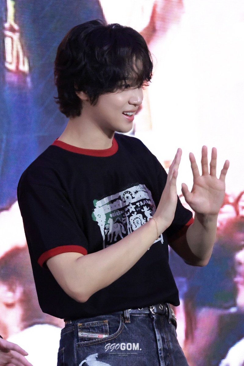 260213 Shopee
✌🏻👋🏻
#HAECHAN #해찬 #ヘチャン