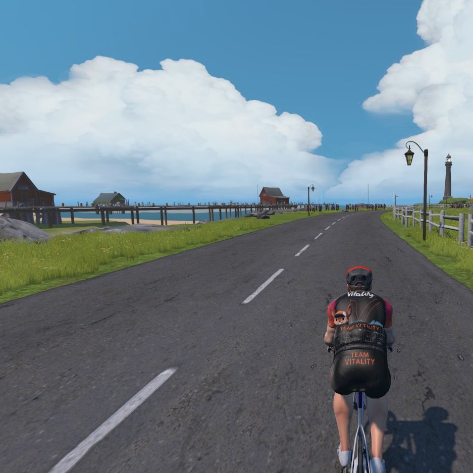 Lycheewater's tweet photo. 今日のズイ活🚴💨
富士ヒルのエントリー終わりホッとしてからスタート👍
tour de zwift 残り8ステージ
84分で523kcal消費🔥
平均心拍124で60Pゲット
#TDZ
#ロードバイク
#zwift
#Vitality
#住友生命vitality
#アクティブチャレンジ https://t.co/Eqvto0FBU7