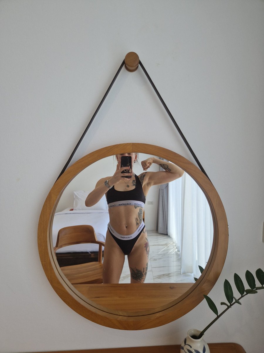 $h33la k1łłer tweet media