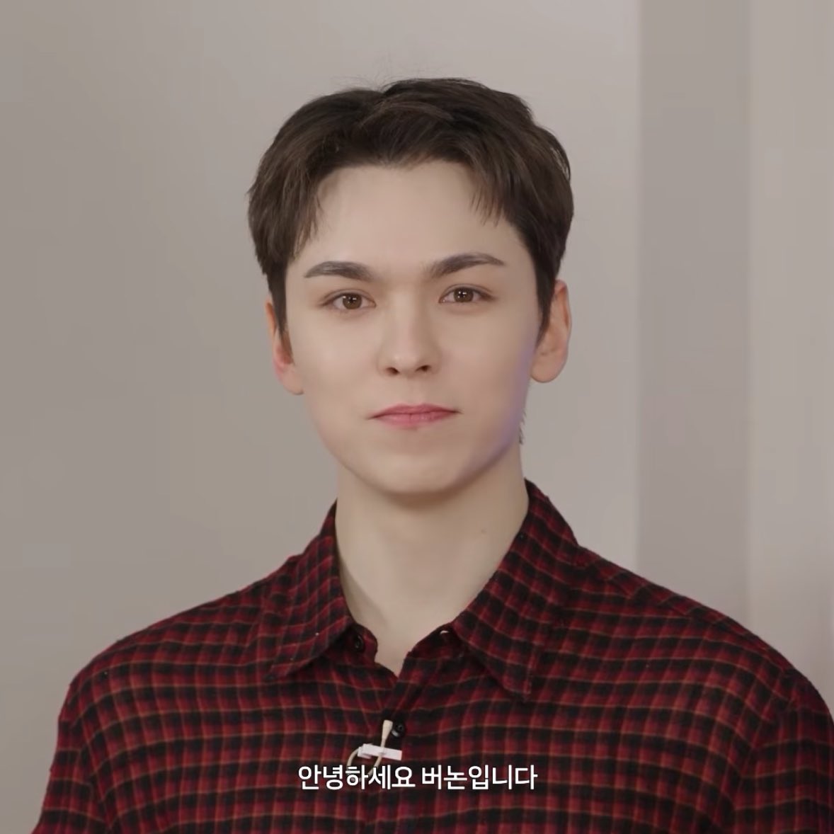 networkluv_v's tweet photo. 야... 한솔아 너 머리길이 ㅈㄴ감동적이다......
너 계속 비니쓰고 다니길래 긴가민가 햇잖니!! 
니 머리길이가 내 두번째생일 선물이다 https://t.co/OOm0Ia928v