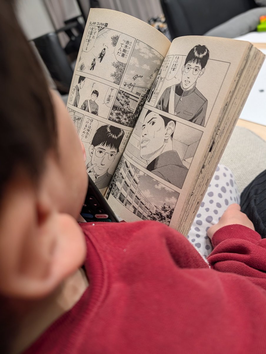 息子に『この絵本読んで〜😁』と言われて最近毎日これ読んでるのだが、絵本なのか‥？