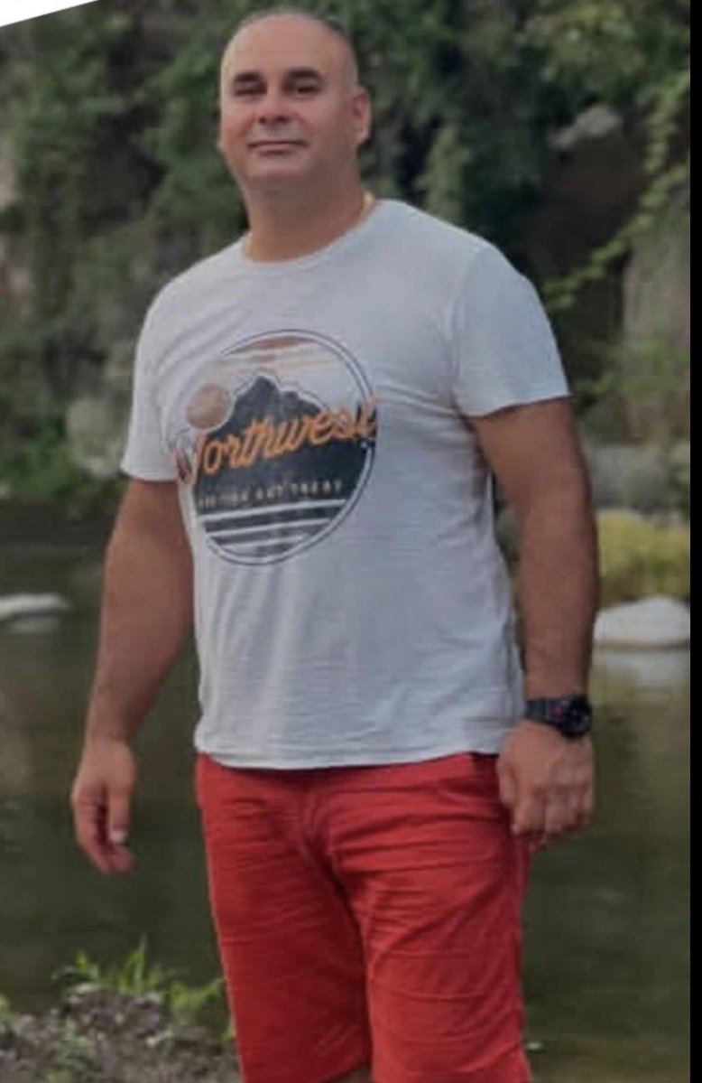 #علی_اکبر_حیدری ۳۹ ساله 
اهل #عباس‌آباد مازندران و پدر یک پسر ۱۰ ساله ست.
بهش حکم اعدام دادن و جانش در خطره!
#iransilentexecusions 
#IranMassacre