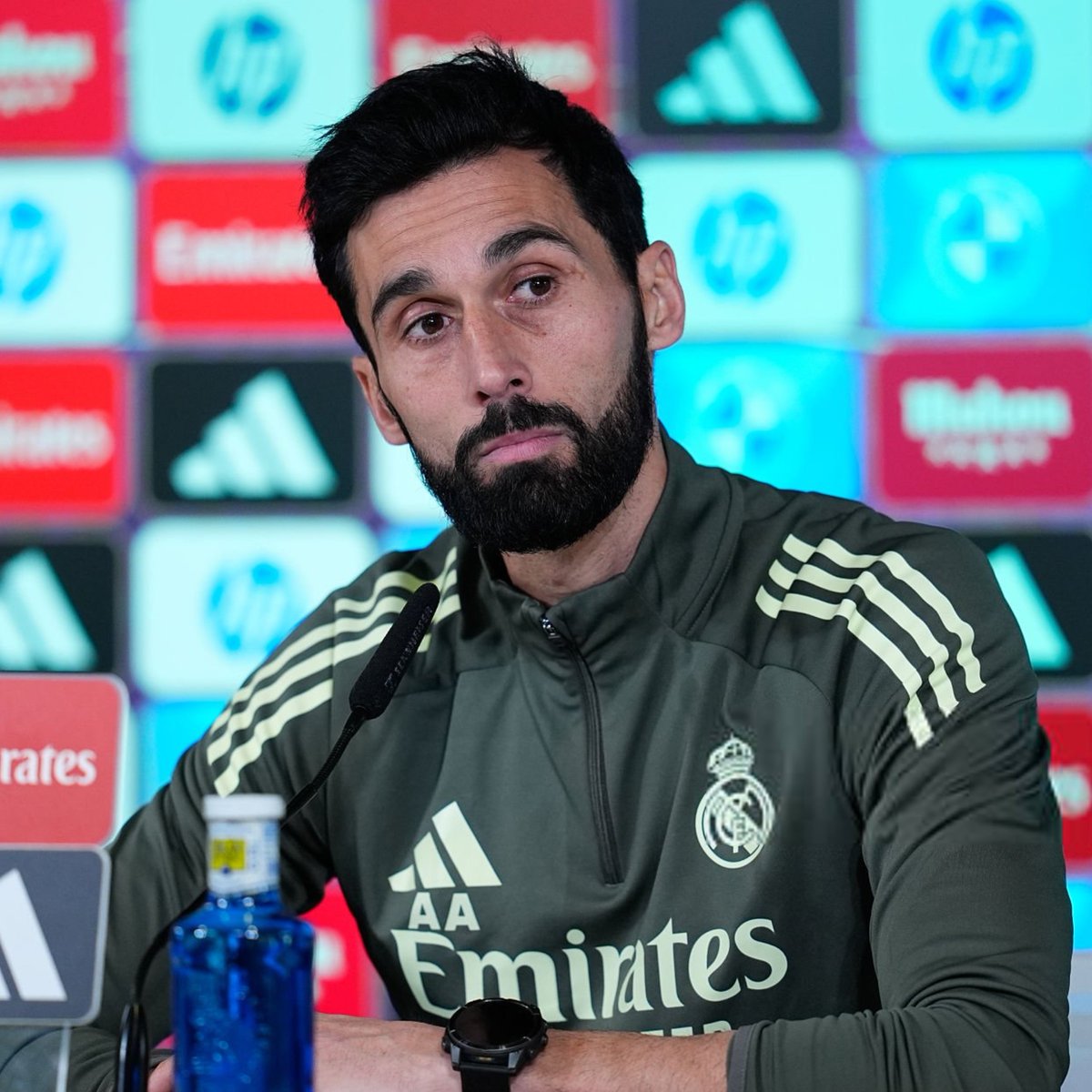 VibesFoot's tweet image. 🗣️ Alvaro Arbeloa 🇪🇸 : « 𝗟𝗔 𝗗𝗘́𝗙𝗔𝗜𝗧𝗘 𝟰-𝟬 𝗗𝗘 𝗕𝗔𝗥𝗖𝗘𝗟𝗢𝗡𝗘 ? 𝗗𝗘𝗠𝗔𝗡𝗗𝗘𝗭 𝗔𝗨 𝗕𝗔𝗥𝗖̧𝗔 𝗗𝗘 𝗙𝗟𝗜𝗖𝗞. » 😭🥶