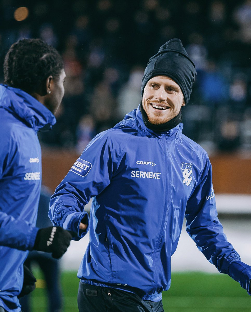 🇸🇪 Une excellente nouvelle venue de Suède ! 😃

Tobias HEINTZ🇳🇴, joueur clé de l'IFK Göteborg🔵⚪️, était absent du groupe depuis le mois de janvier, suite à des complications survenues à la naissance de sa fille.😔

Après avoir passé 3 semaines en soins intensifs pédiatriques