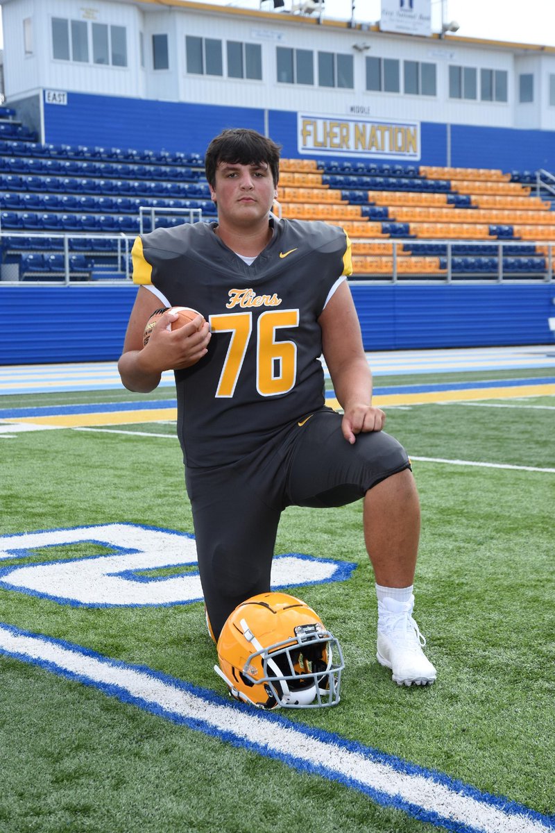 Clyde Flier Football tweet media