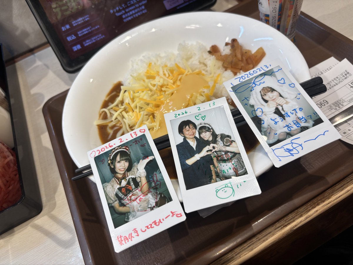 全部ソロチェキにしたかったけど、今日チェキ初めての子だけツーショです。