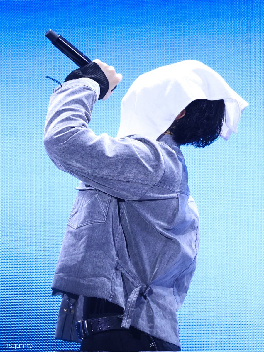 사회적 체면상 챌린지나 밈 재현은 부끄럽지만, 초딩2 같은 짓궂은 장난은 즐기시는 O3대표님 💛💛
#STUNNING_US_2ndDAY_260125
#이준호 #LEEJUNHO
#STUNNING_US
#2026_LEEJUNHO_FANMEETING