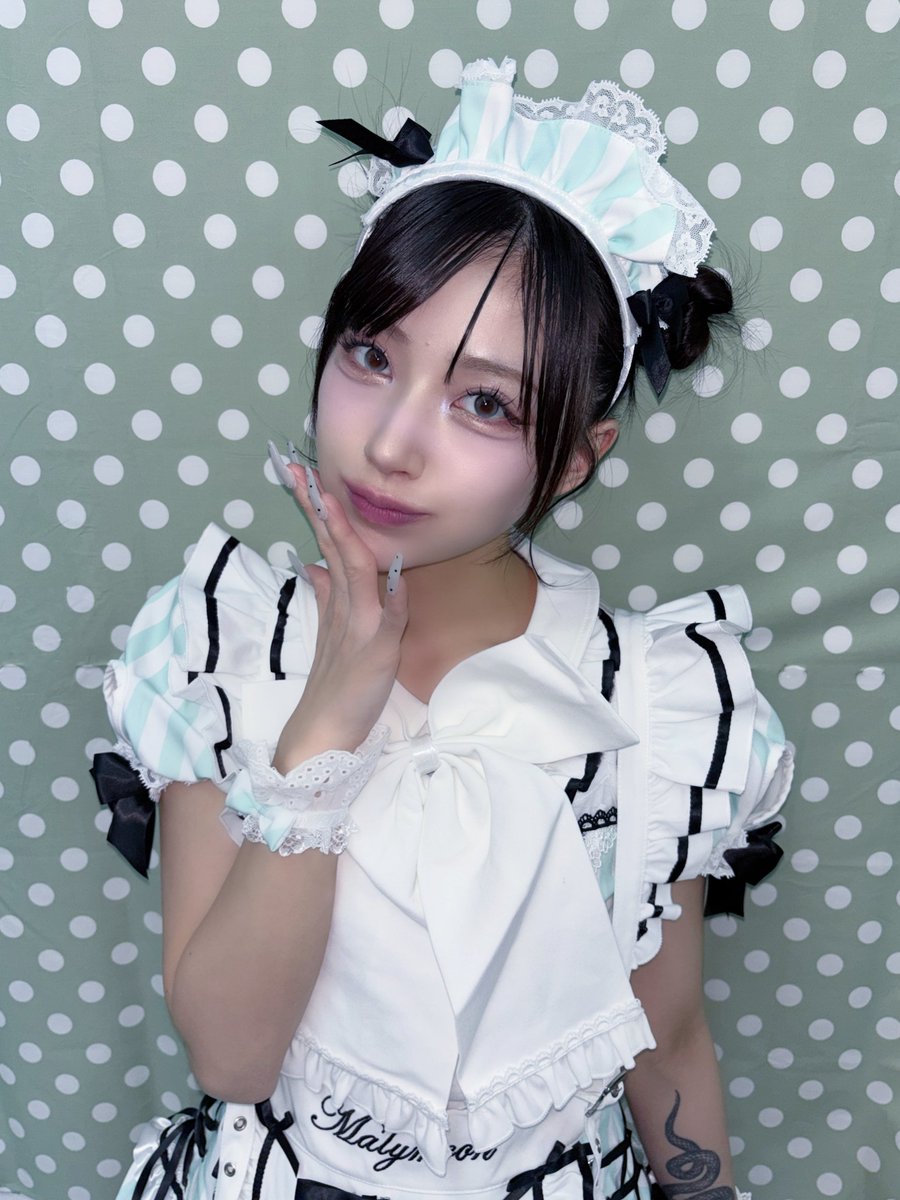 ⏔⏔⏔⏔ ꒰🩷 ꒱ ⏔⏔⏔⏔
#REIRIE VALENTINE DAY 

チョコミントメイドチェキ通販
2/15(日)12:00発売⭐︎
🔗umg.official.ec

ミントカラーメイド服を着用したサイン入りバレンタインデーチェキをオンライン販売いたします💝