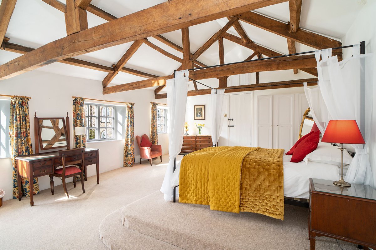 TheHolidayCots's tweet image. 🌿 Eggesford Barton Holiday Cottages 🌿

Each room at Eggesford Barton Holiday Cottages is stylishly furnished and wonderfully comfortable, with guests often commenting on just how spacious they are. 🏡

🛏️ Sleeps 30
theholidaycottages.co.uk/devon/9464

#EggesfordBarton #NorthDevon #Holiday