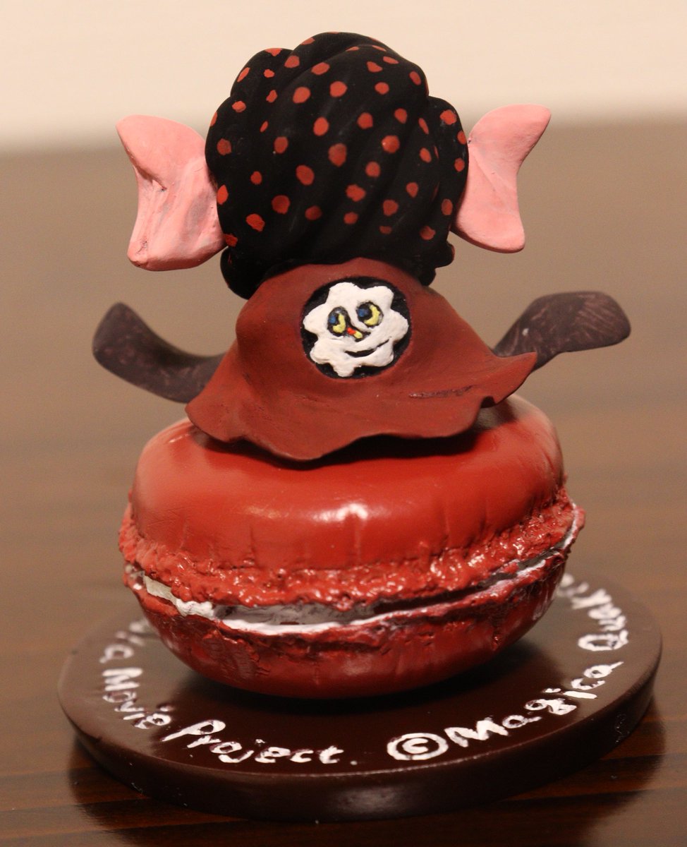 クロネコぉ様(<a href="/kuroneko_yami58/">クロネコぉ@Lucky cat　WF6-24-07</a> )原型
「お菓子の魔女」完成しました。
とても可愛らしい造形で、あっという間の完成でした。
お菓子を本物らしく、本体をふわっとした質感にしてみました。
#買って塗装したガレージキット見たい
#まどかマギカ