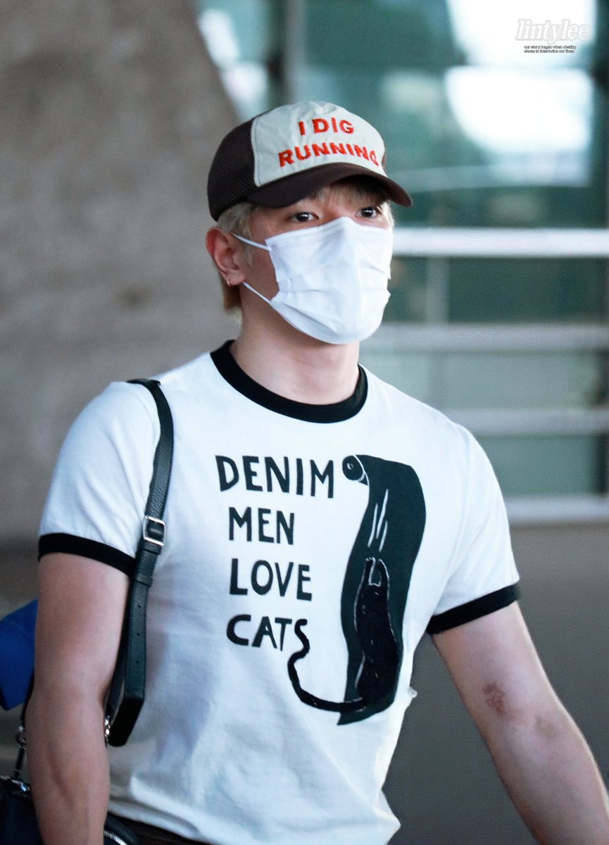 taeyong is safely arrived in thailand