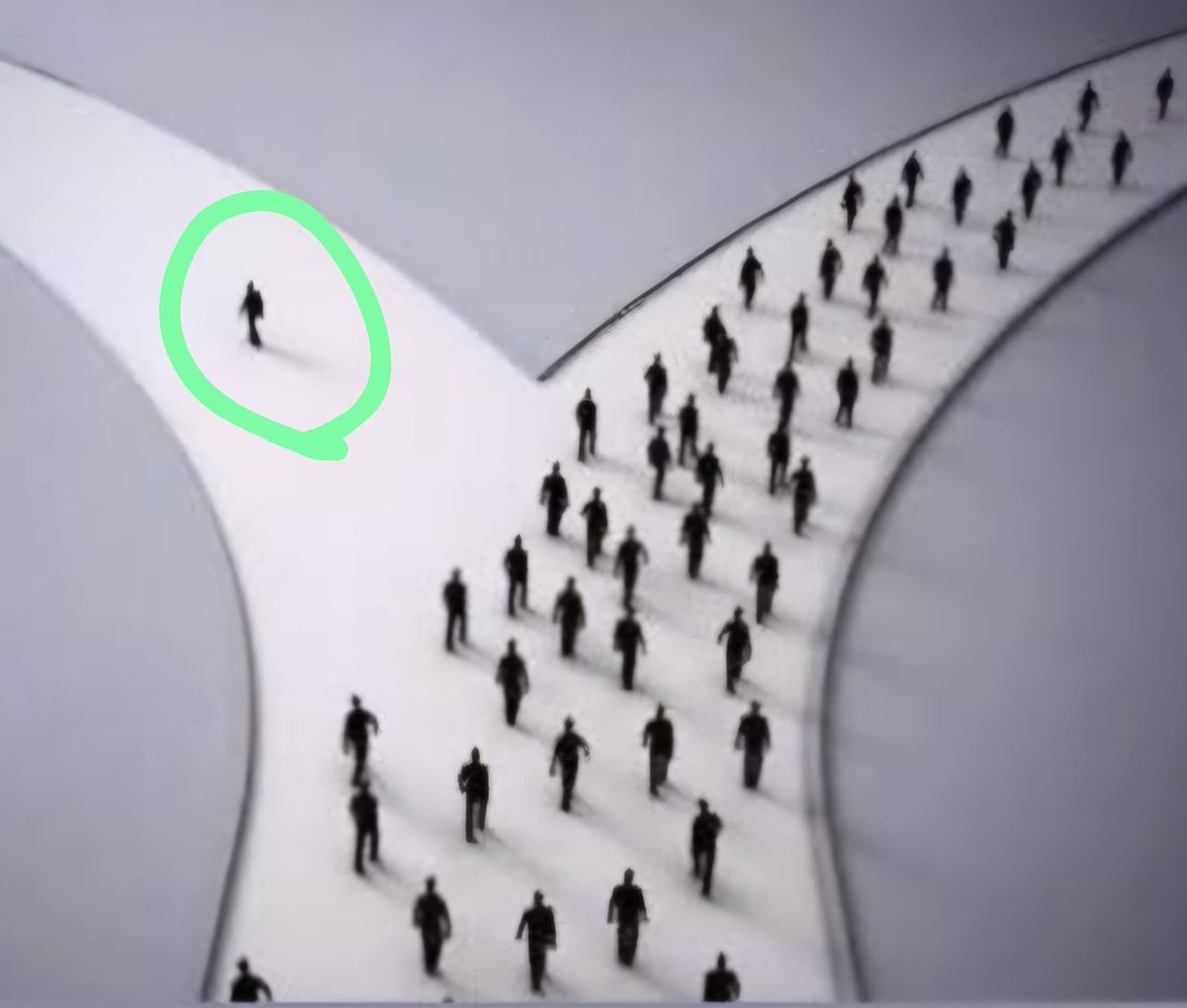 hocanın derste açtığı sıkıcı videoyu kimse izlemezken 2dk videoyu izlemek için telefonu kapatınca hissettiğimiz