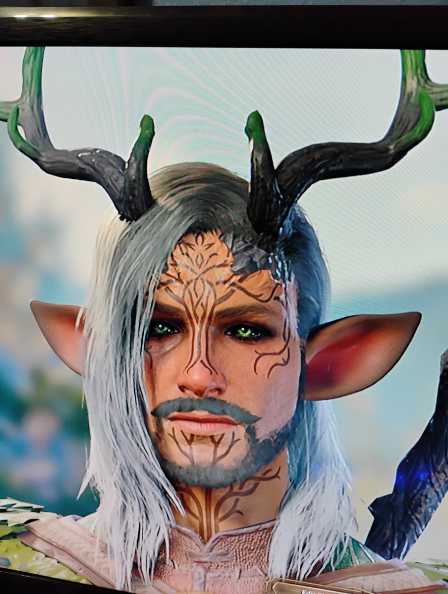 Graphiconyx ✦ Creative tweet media