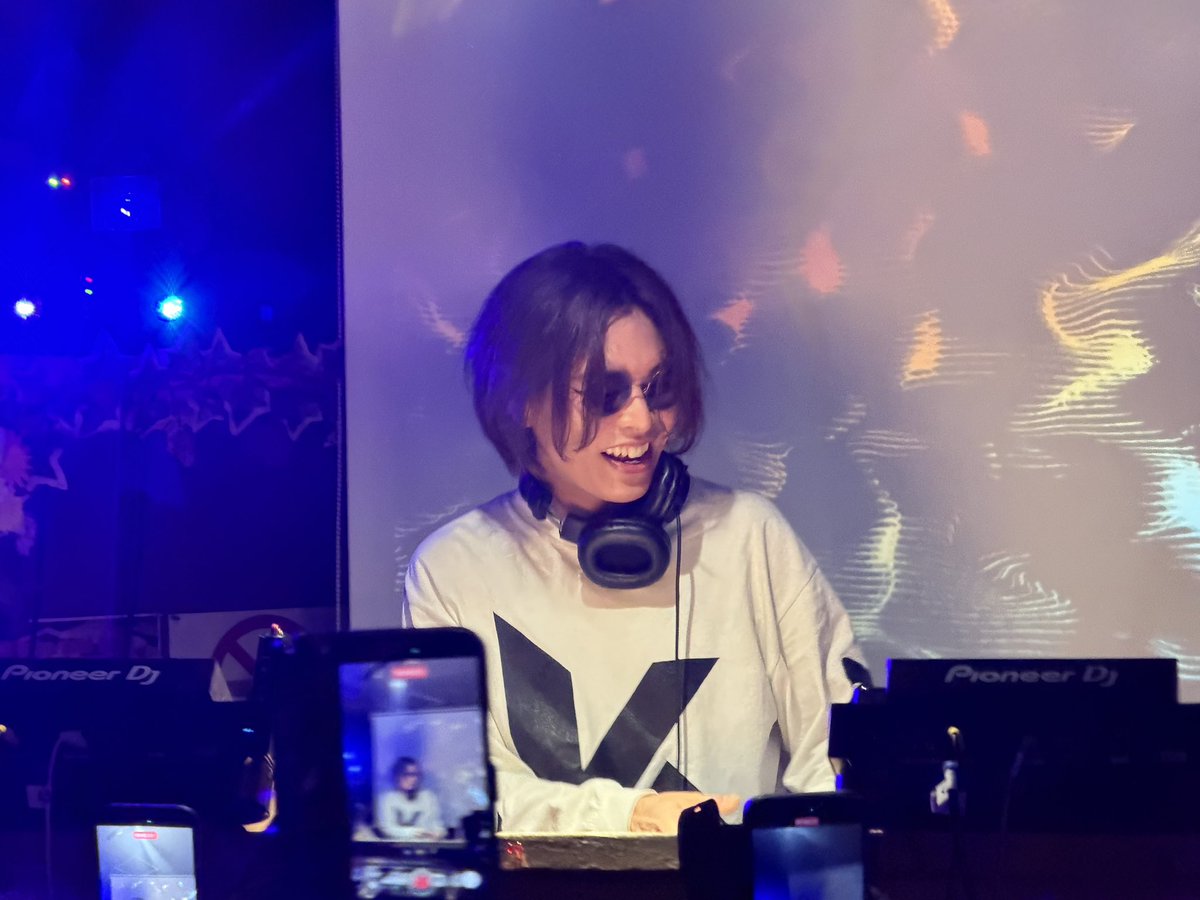 神や...髪が目の前におる...

 #ツダヌマニア