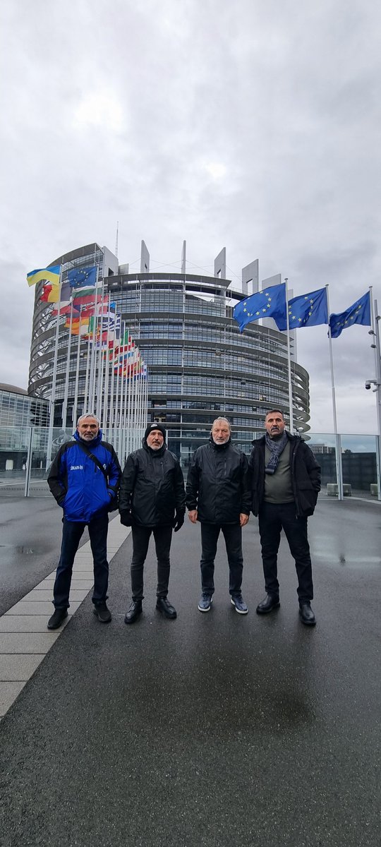 GENEL BAŞKANIMIZ DOLU, YÜZLERCE İŞÇİ ve SENDİKANIN KATILIMIYLA AB PARLEMENTOSU ÖNÜNDE GERÇEKLEŞTİRİLEN EYLEME KATILDI. 

10 Şubat 2026 tarihinde Strazburg'daki Avrupa Parlemantosu Binası önünde, Avrupa ve Ülkemizdeki Toplu İş Sözleşmesi süreçleri ile ilgili, İşçi haklarını