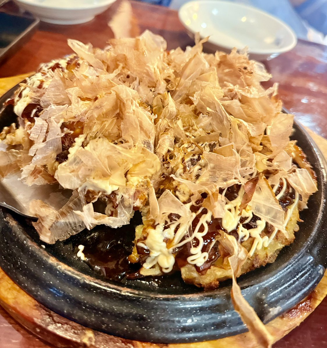 매지님하고 라멘이랑 오코노미야끼랑 오뎅탕 먹음!!!
여긴 진짜 오코노미야끼가 맛있다!!!!!!