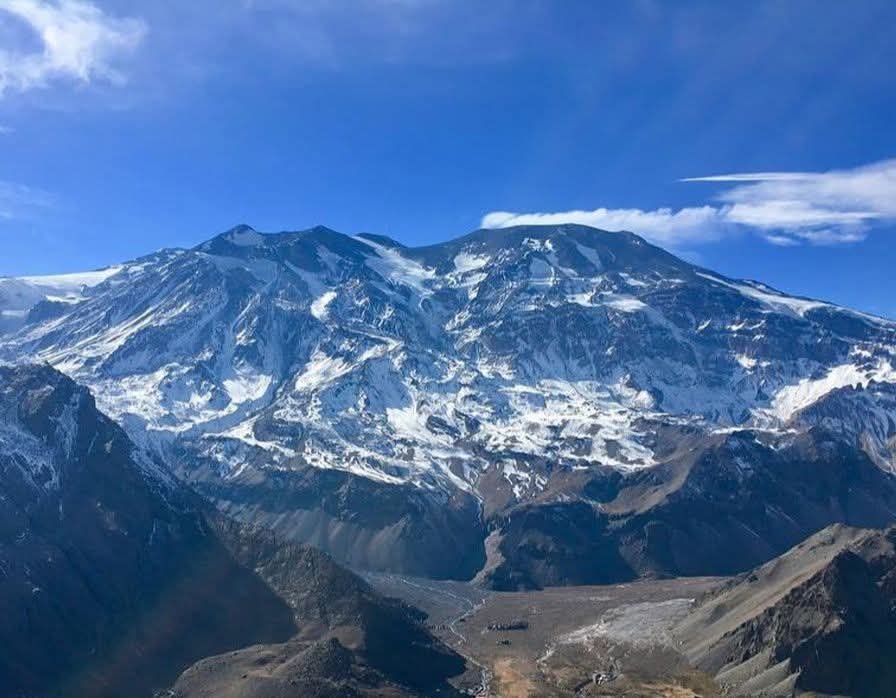 UlloaG_Fernando's tweet photo. 🔴#SanJoséDeMaipo| Registran sismo en alrededores del volcán San José. El temblor de magnitud 3.2 ocurrió la noche del jueves 12 de febrero. Sernageomin mantiene  la alerta técnica verde y Senapred un monitoreo constante del macizo. https://t.co/Fcx8WOQ4EG